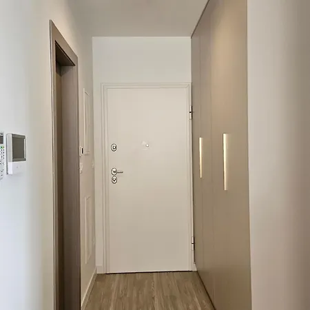 Апартаменты Nick's Lounge *